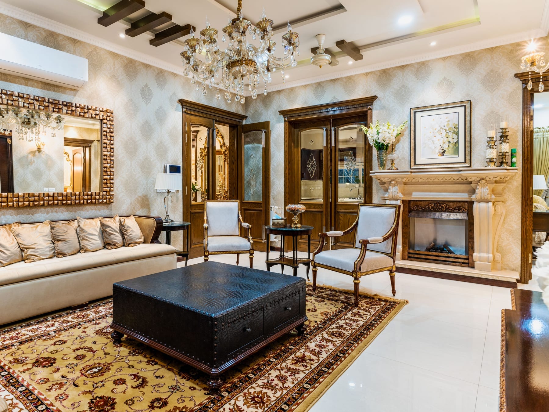 Richly patterned area rug in an elegant Capitola living room